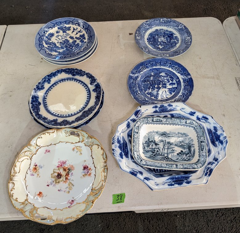 Plates & Serving Dishes