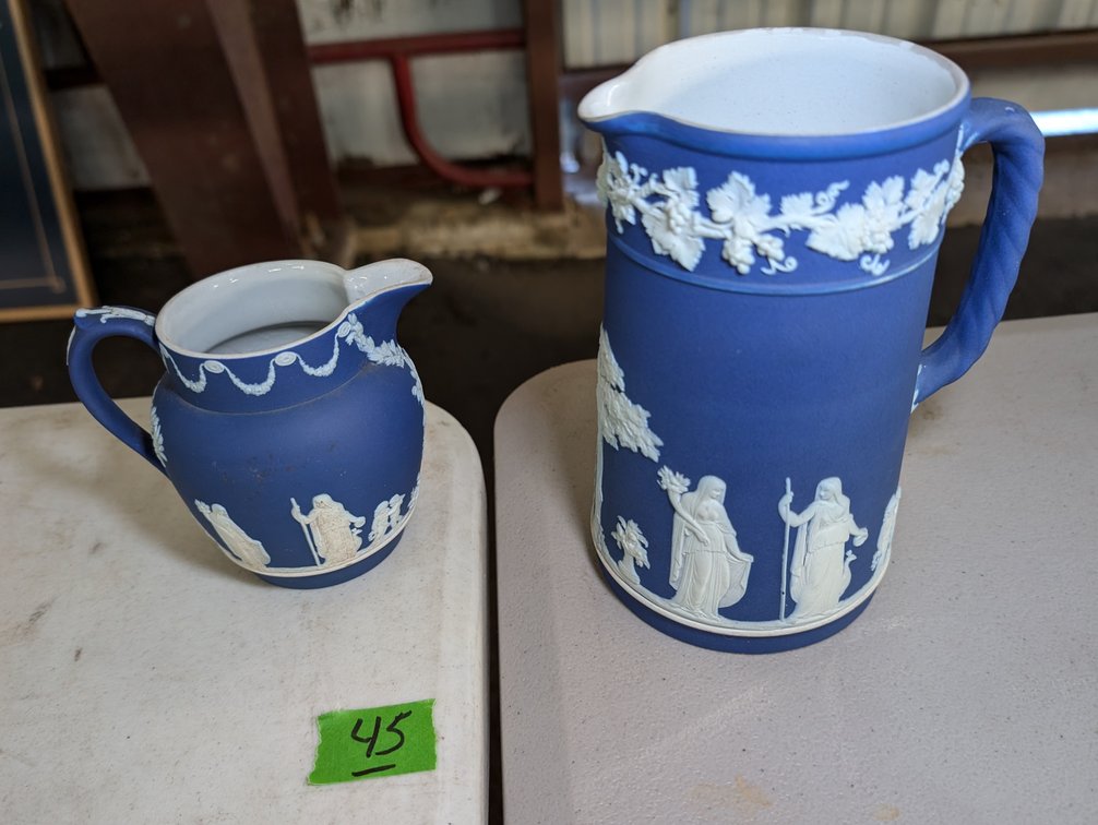 Pitcher & Creamer w/Raised Design