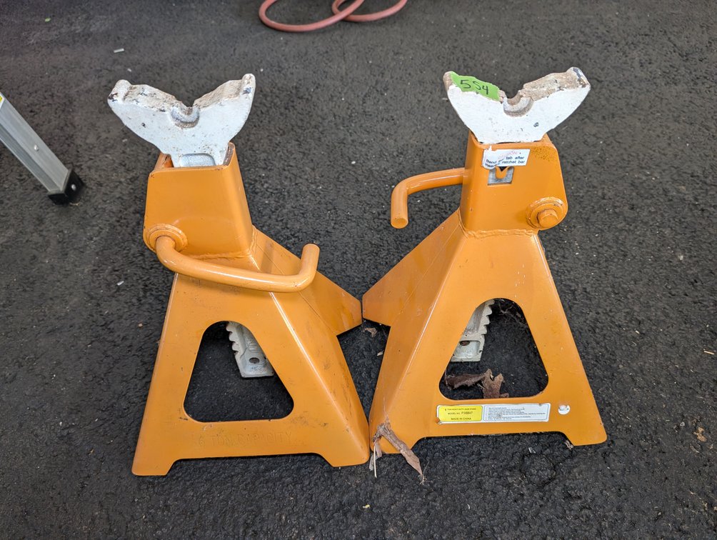 (2) Jack Stands