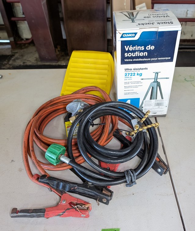 4 Stack Jacks, Jumper Cables, Hose Connector & Wheel Chock