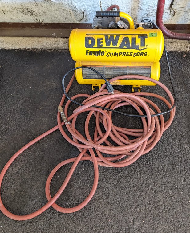 Dewalt Emglo Air Compressor w/Hose