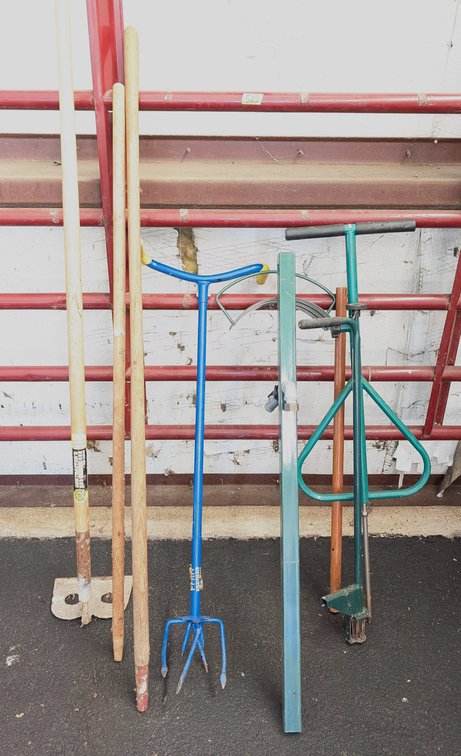 Masonry Hoe, Garden Claw, Garden Hose Holder