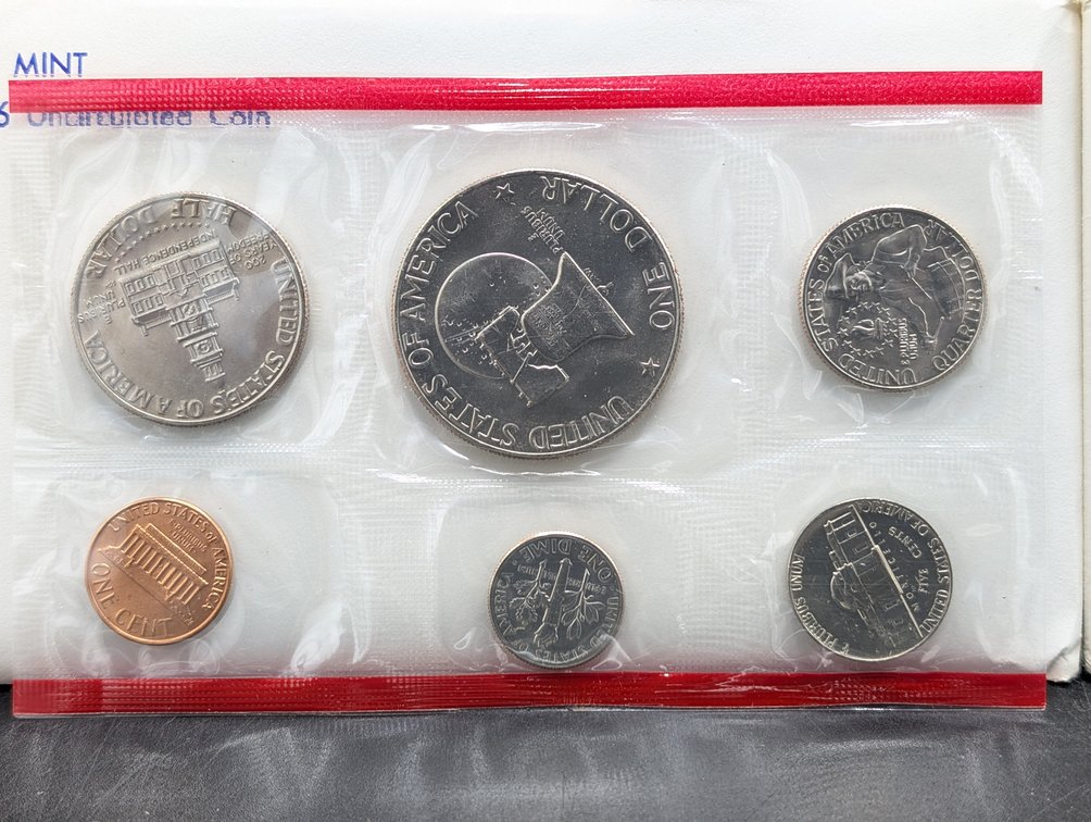 (4) US Mint 1976 Uncirculated Coin Set