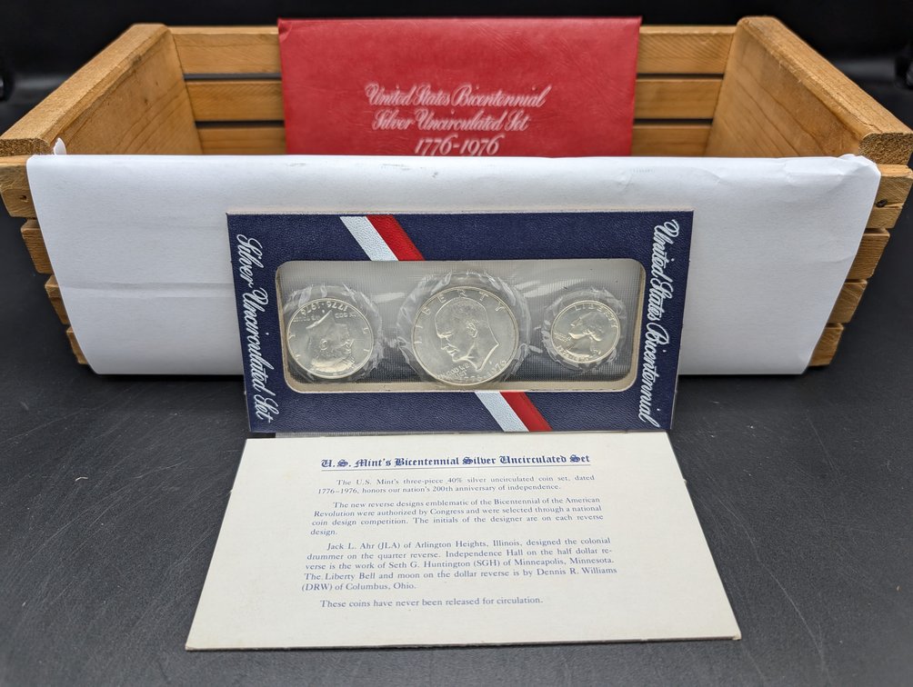 United States Bicentennial Uncirculated Silver Set