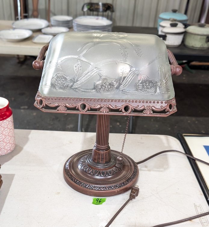 Metal Base Desk Lamp