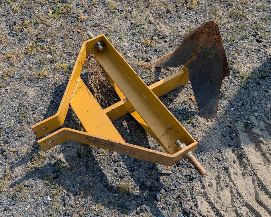 Layoff Plow/Middle Buster