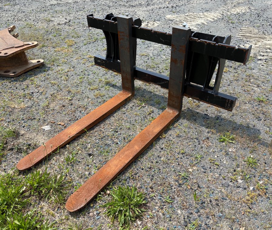 John Deere Worksite Pro Pallet Forks, Compact Wheel Loader