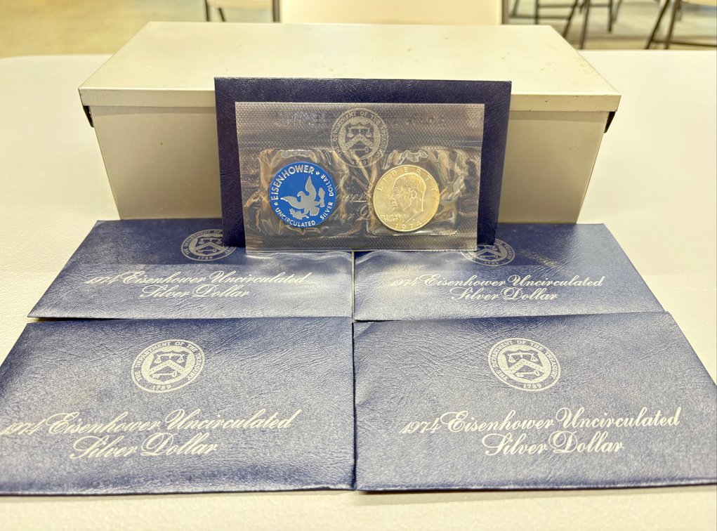 (5) 1974 Eisenhower UNC Silver Dollars