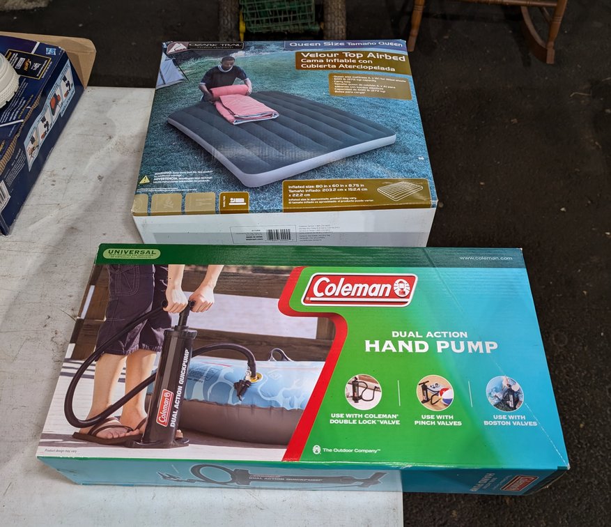 Coleman Dual Waxing Hand Pump & Air Bed