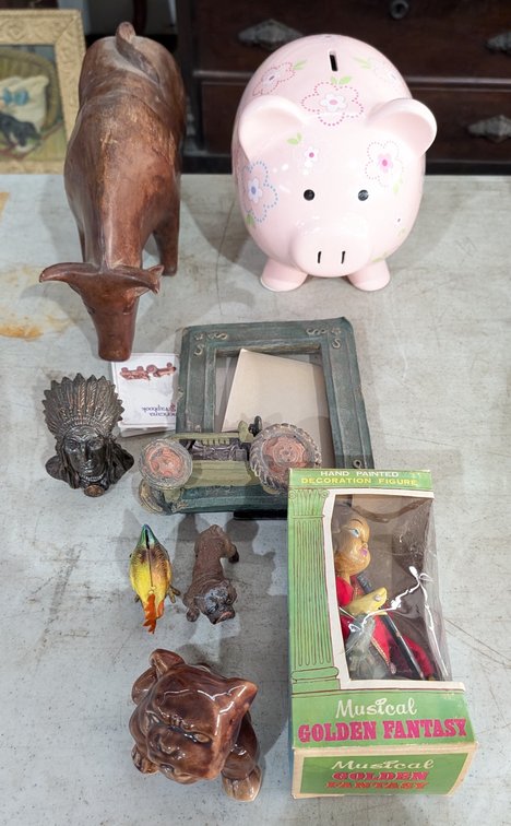 Piggy Bank, Cow, Musical Fantasy Figure, Glass Bulldog 