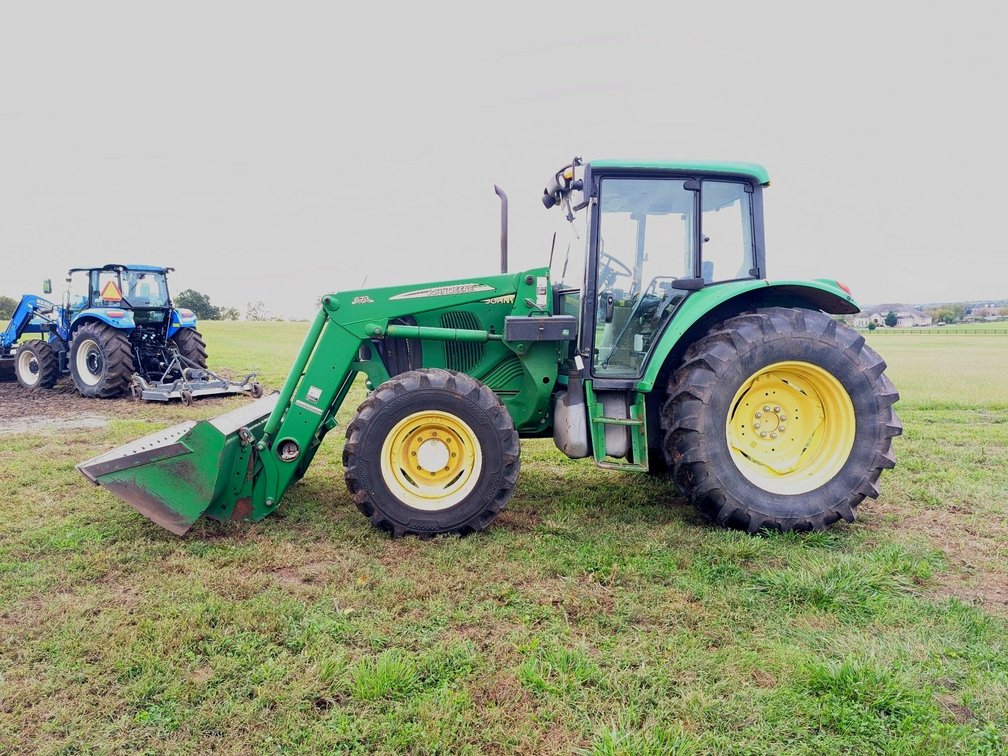 John Deere 6415 w/ 673 Loader