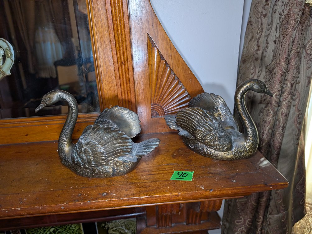 (2) Metal Swans 