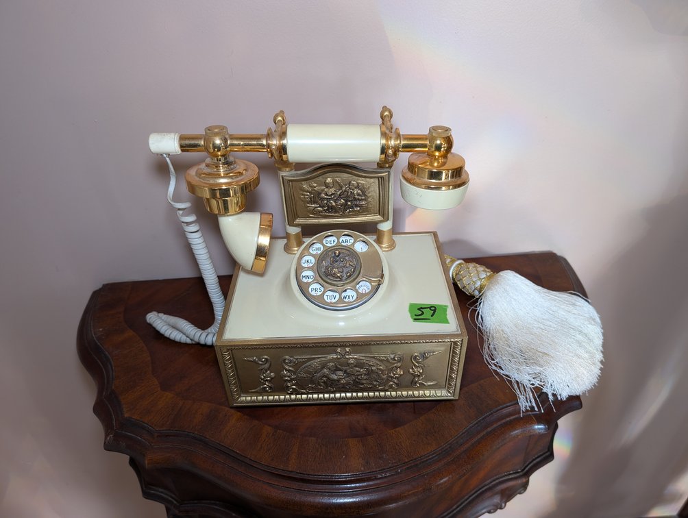 Deco Telephone
