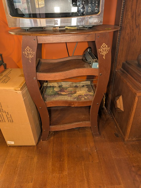 Oval Top Table w/Shelves