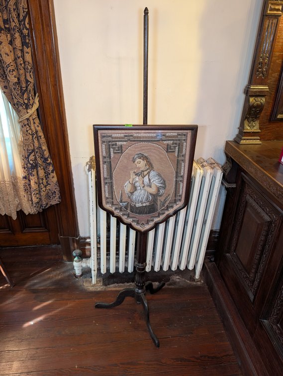 Tapestry Art Stand