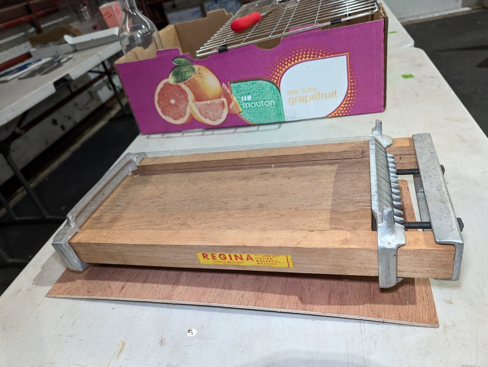 Regina Italian Noodle Slicer