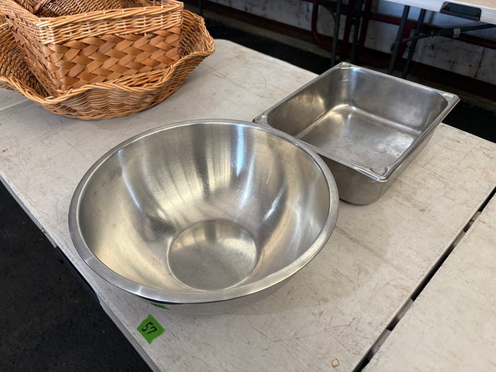 Stainless Steel Mixing Bowl & Stainless Steel Pan