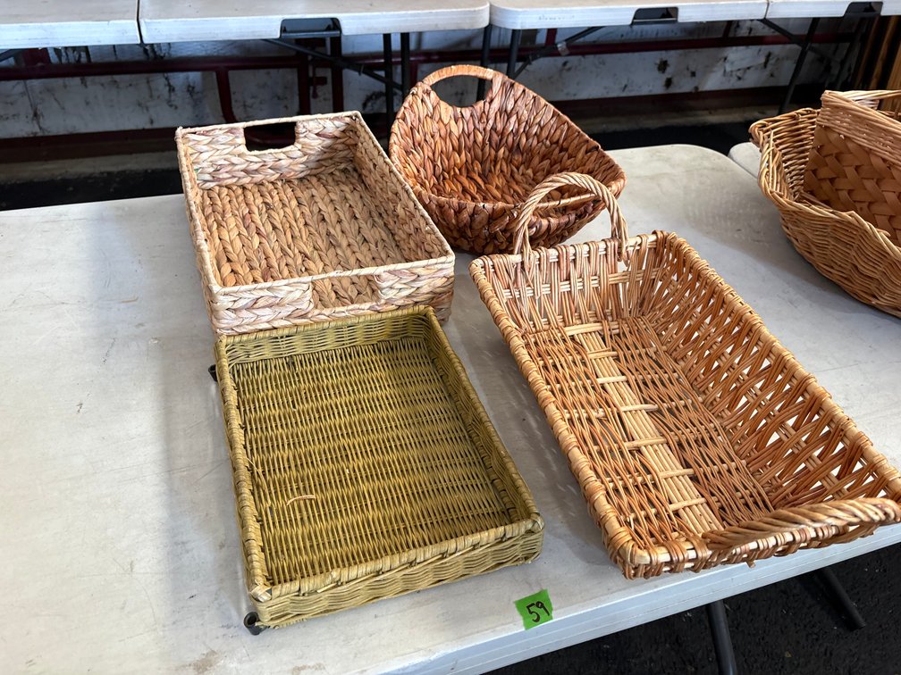 (4) Serving Baskets
