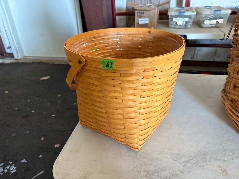 Longaberger Basket w/Liner & Handle