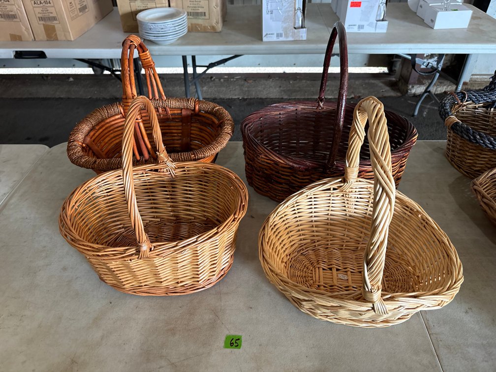 (4) Baskets