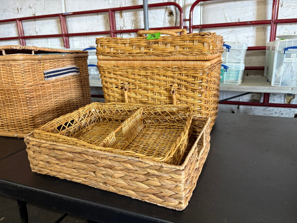 Picnic Basket w/ two Serving Tray Baskets