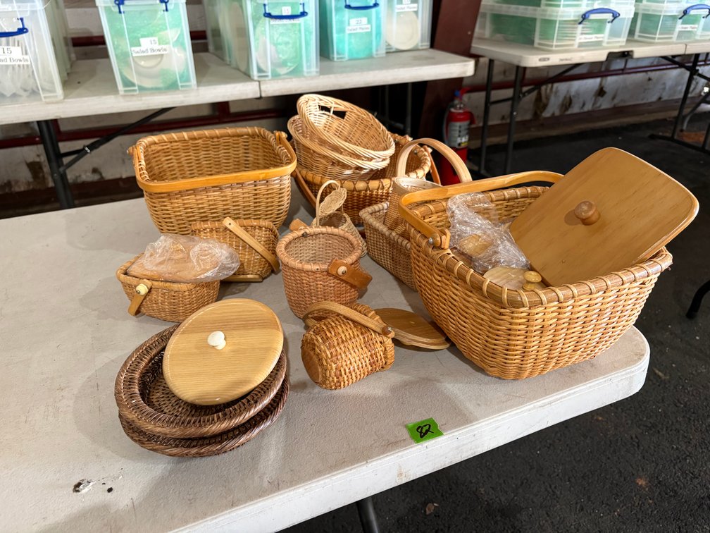 Small Baskets & Lids