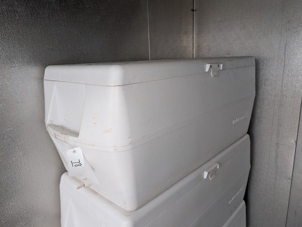 Rubbermaid 150 qt Marine Ice Chest