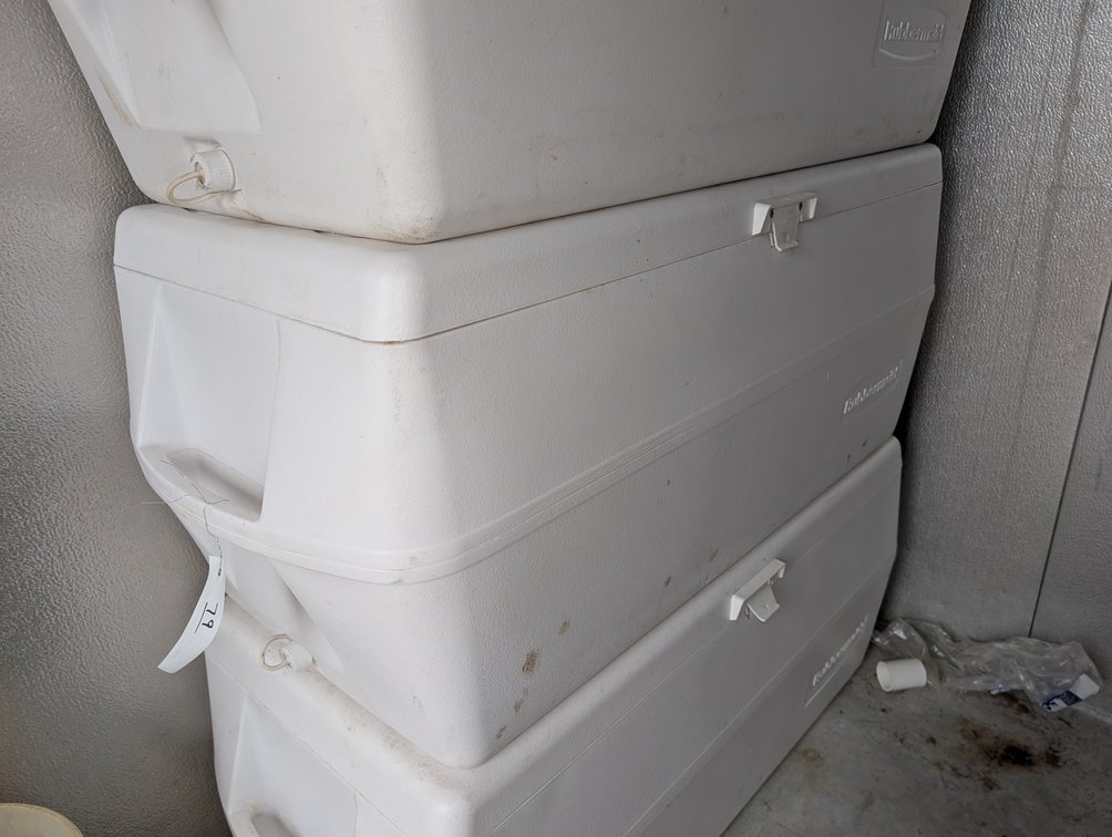 Rubbermaid 150 qt Marine Ice Chest