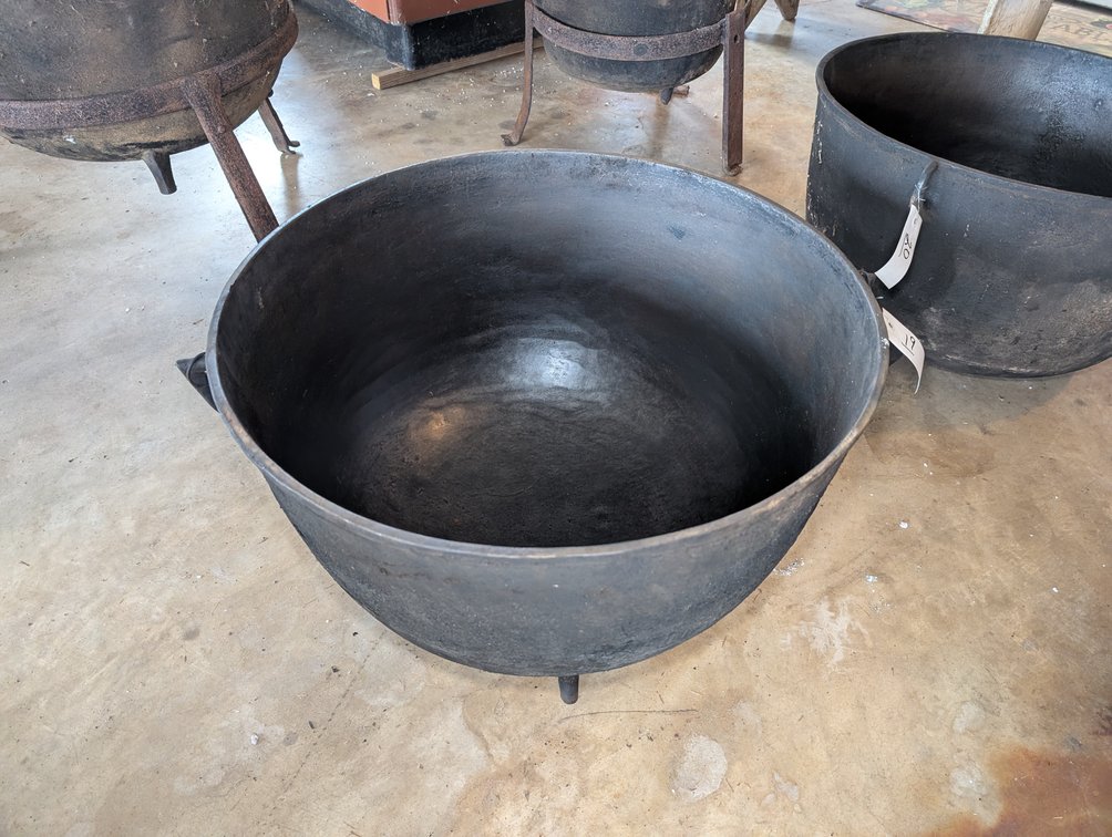 Large Butchering Kettle w/ Feet