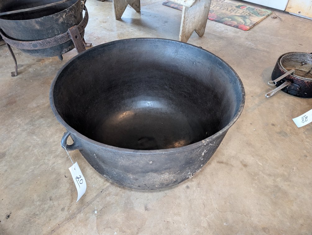 Large Butchering Kettle w/ Feet