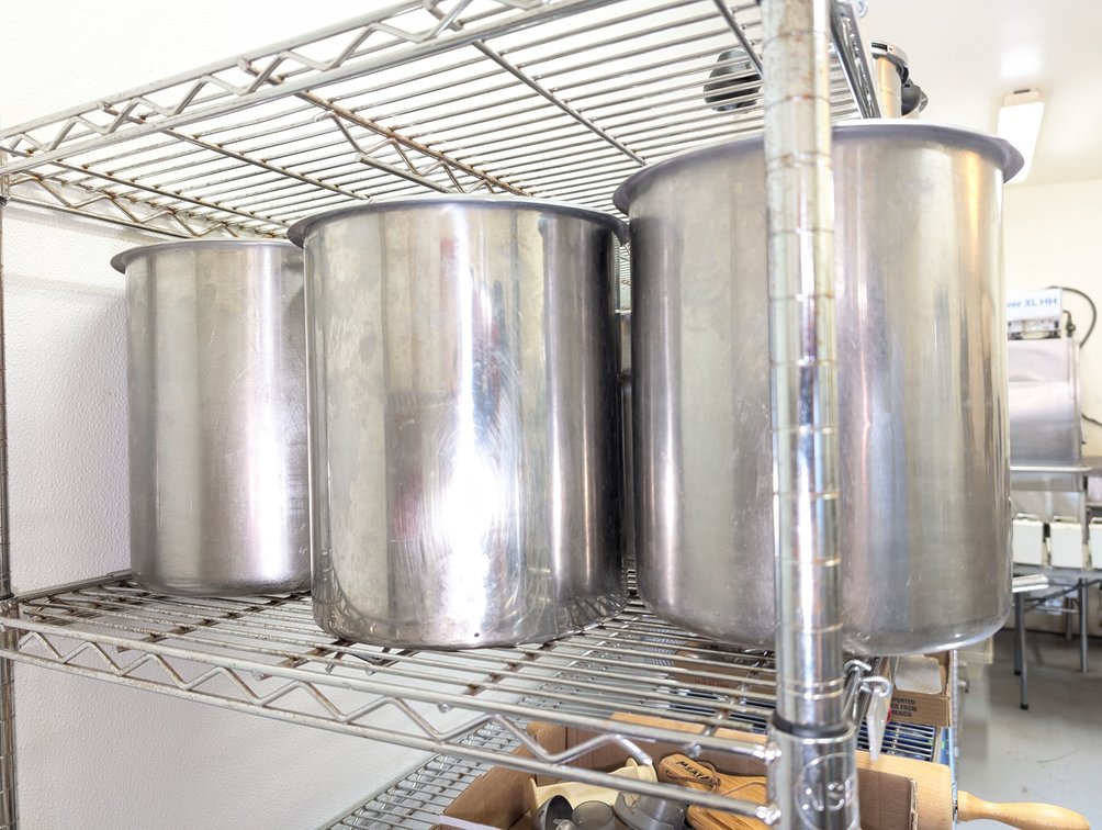 Large Lot of Aluminum Stock Pots