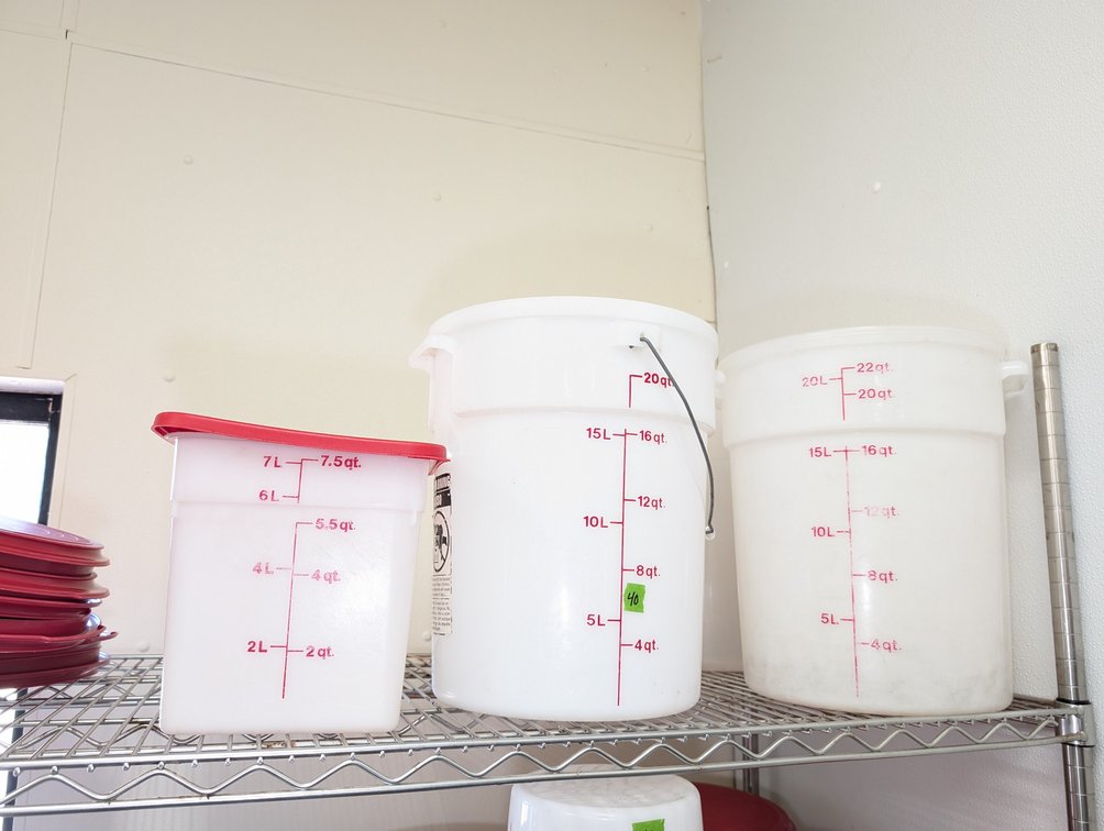Cambro Commercial Grade Food Storage Containers w/ Lids