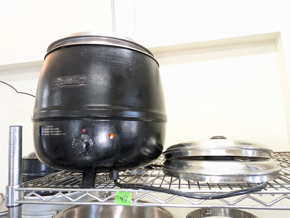 Commercial Soup Kettle and Misc Lids