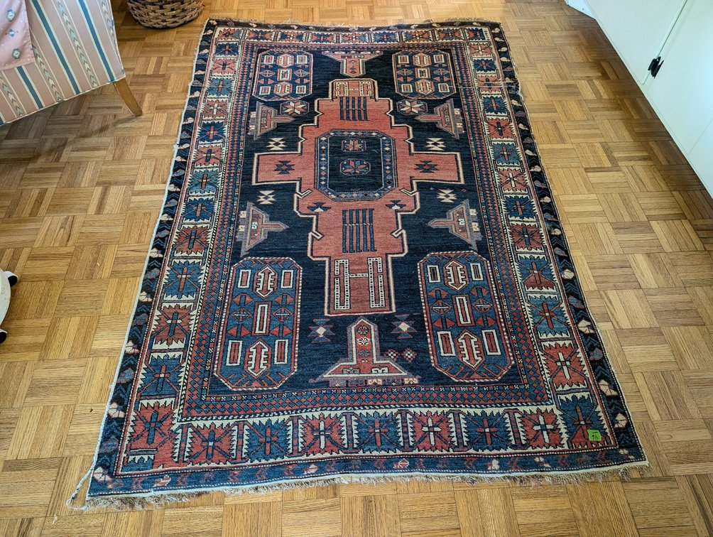 Antique Geometric Medallion Wool Area Rug (Navy & Coral)