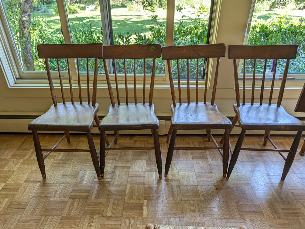 Set of 4 Antique Country Style Wooden Spindle-Back Dining Chairs