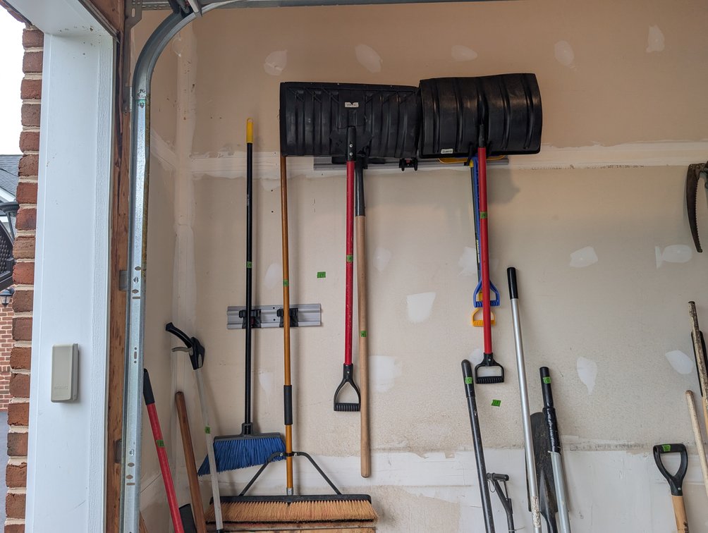 Snow Shovels & Brooms