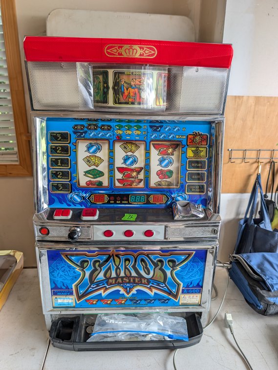 Japanese Macy "Tarot Master" A-600 Skill-Stop Pachislo Slot Machine with Tokens