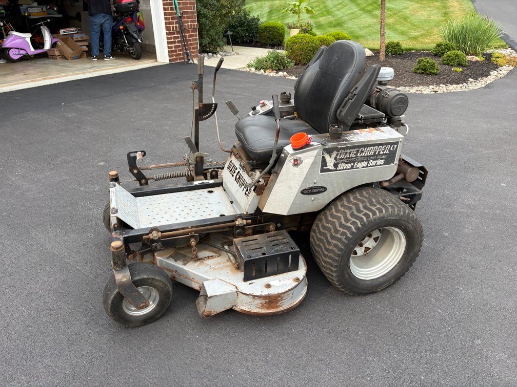 Dixie Chopper LT 2400 44" Zero Turn Mower