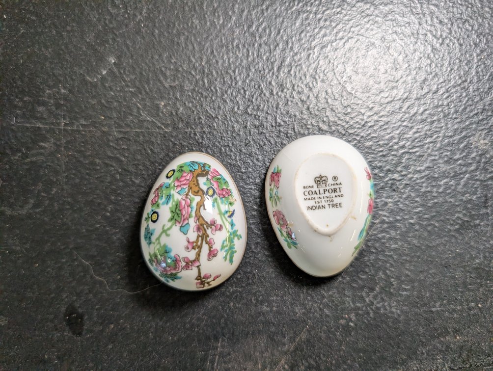 Coalport Vintage Egg Shaped Trinket Box (Indian Tree)