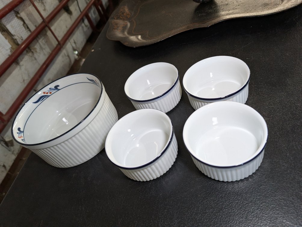 Dansk Bistro Dish and 4 Matching Ramekins with Blue Trim