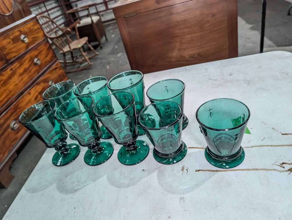 (9) La Rochere Style Green Bee Glass Goblets