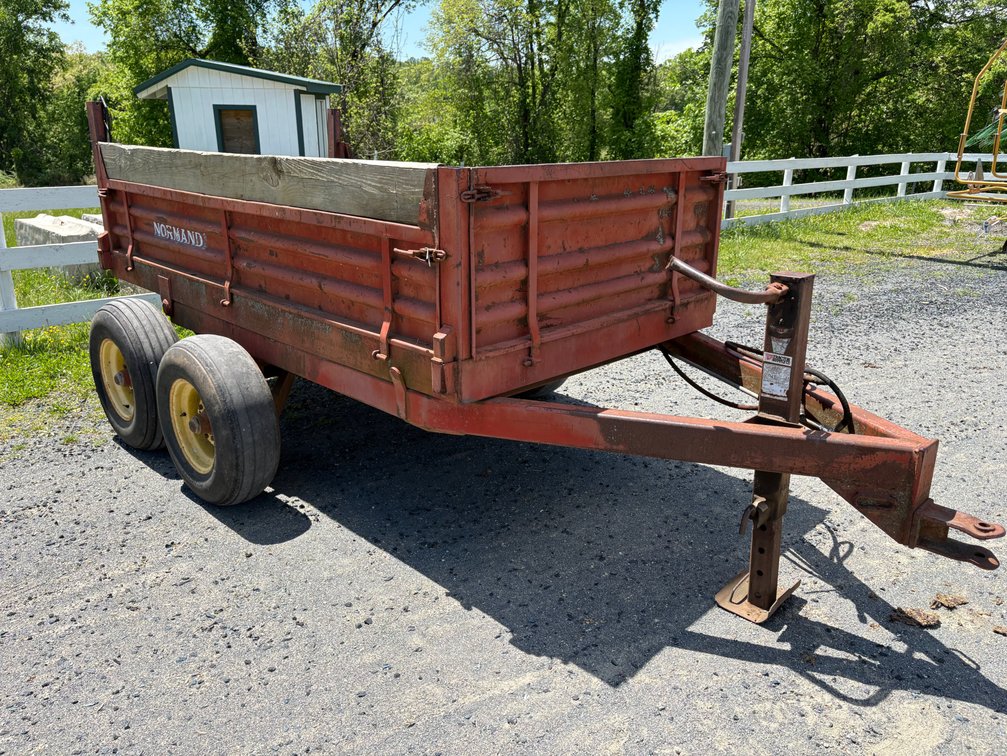 Normand Tandem-Axle Hydraulic Dump Wagon