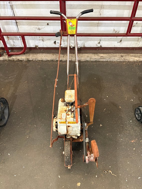 Vintage Briggs & Stratton Gas Powered Walk-Behind Edger