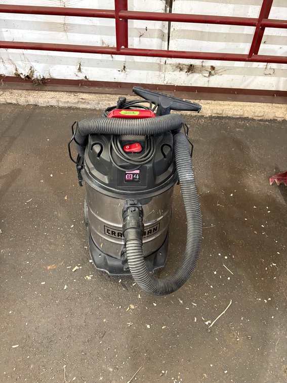 Craftsman 8-Gallon 4 Peak HP Stainless Steel Wet/Dry Vacuum