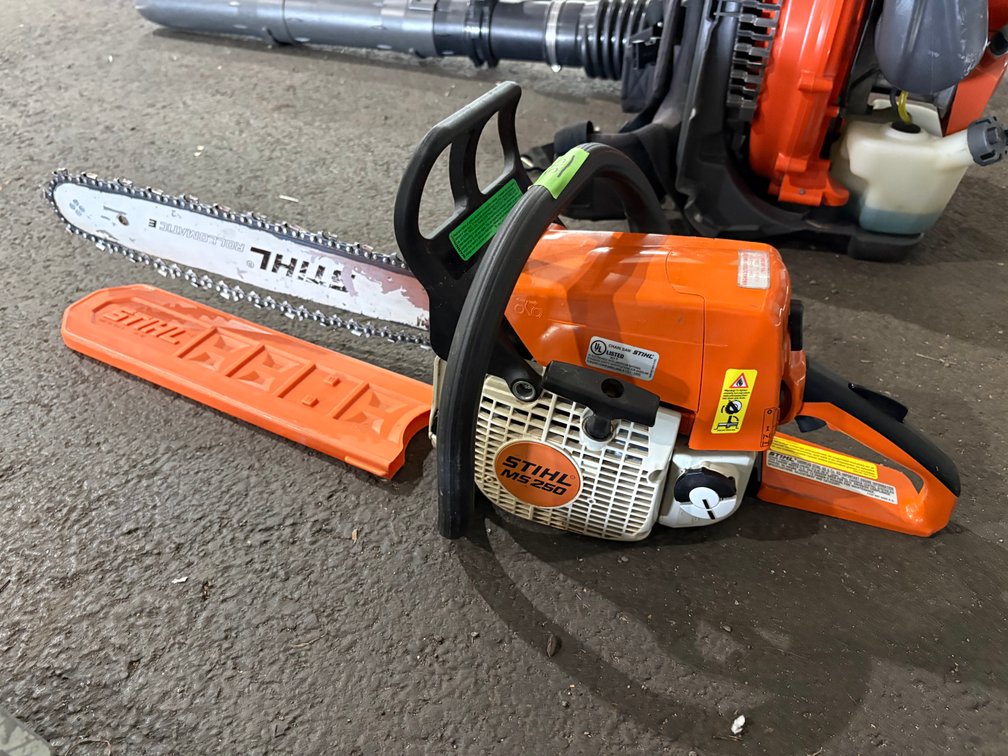 Stihl MS 250 Gas Powered Chainsaw