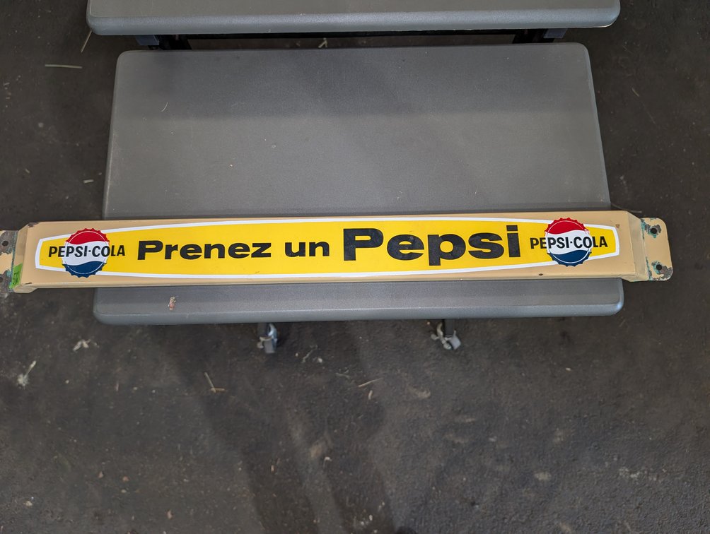 Vintage Pepsi-Cola "Prenez un Pepsi" Metal Door Push Bar