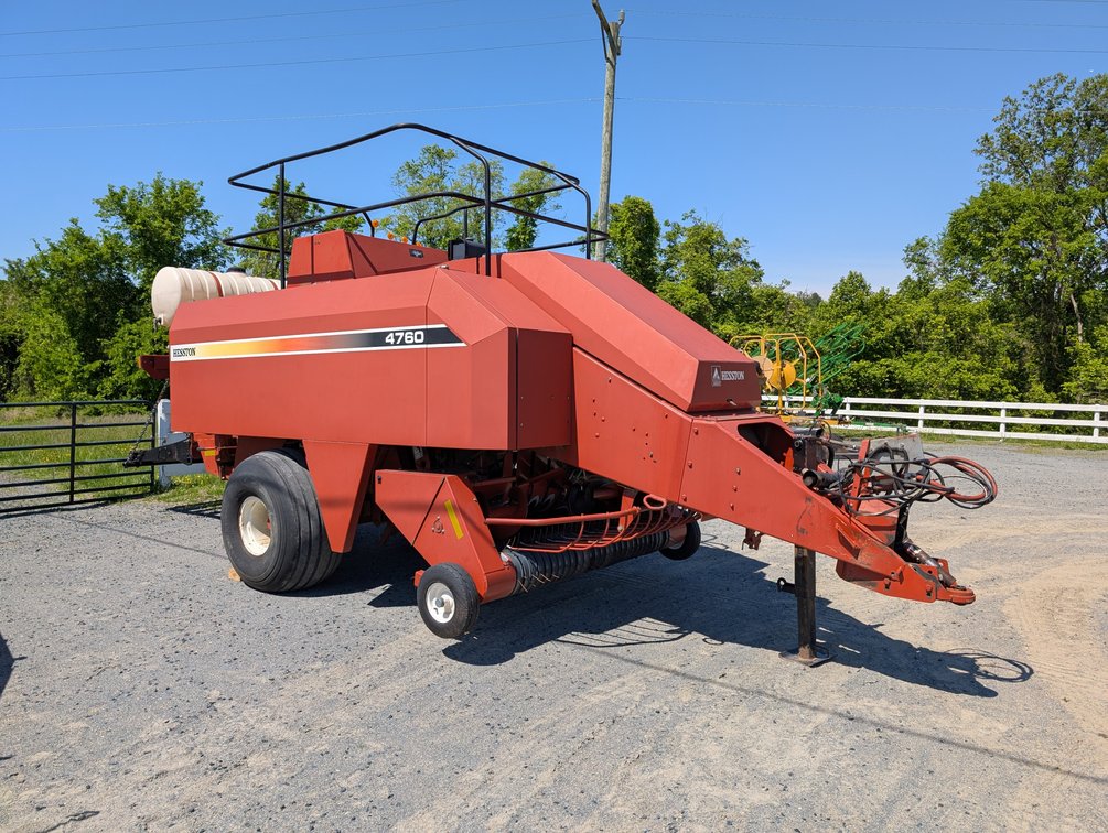 Hesston 4760 Square Baler