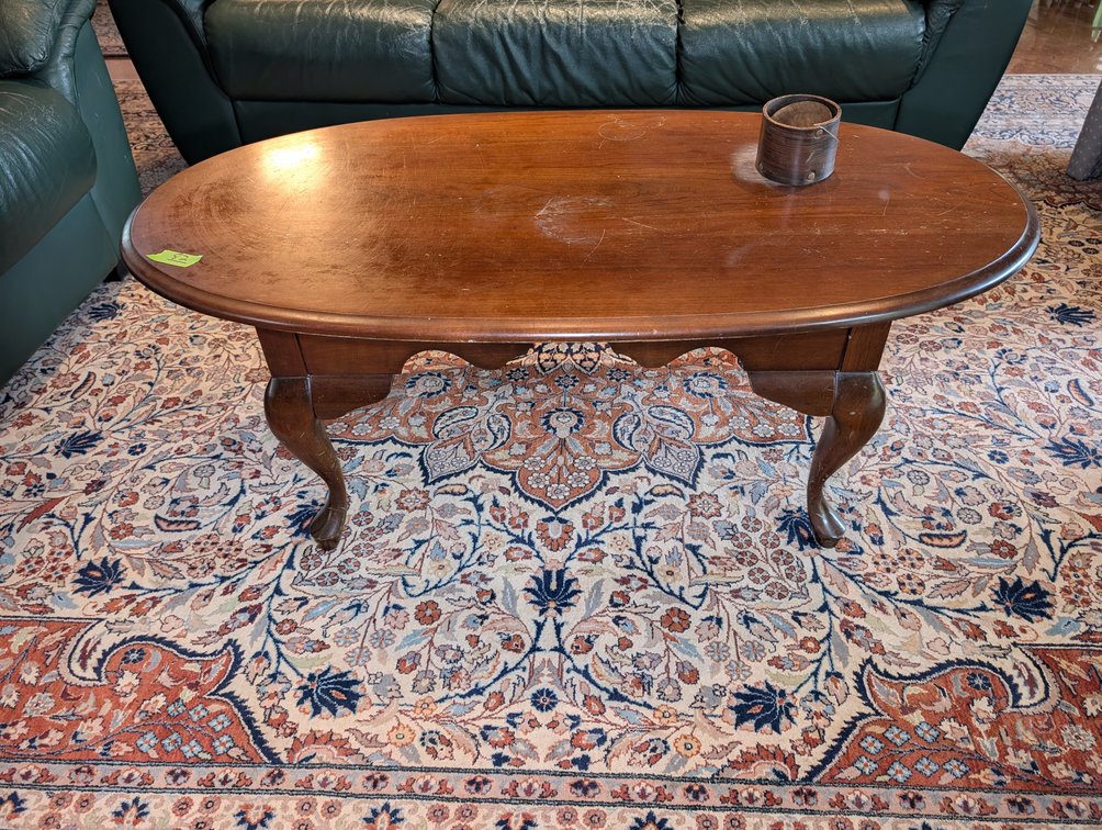 Vintage Mahogany Oval Coffee Table with Queen Anne Legs