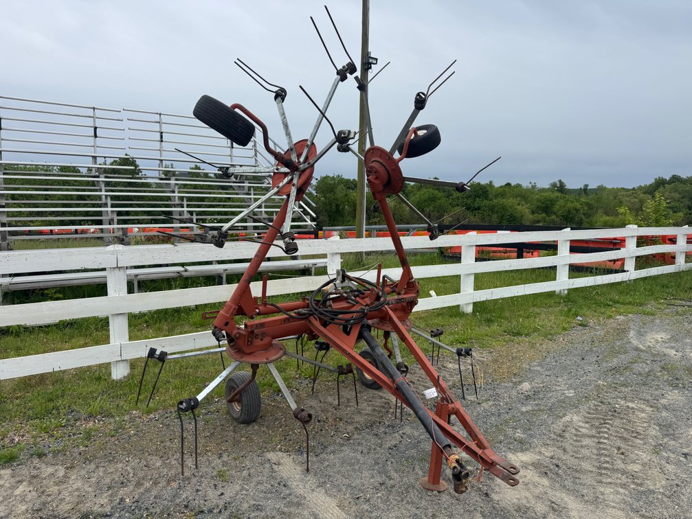 AGCO Model 3717 4 Basket Hay Tedder