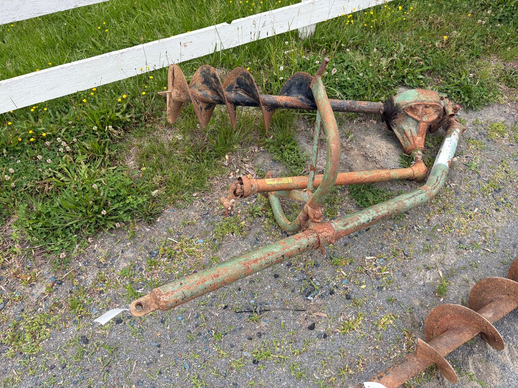 3 Point Hitch Post Hole Digger (Green manufacturing)